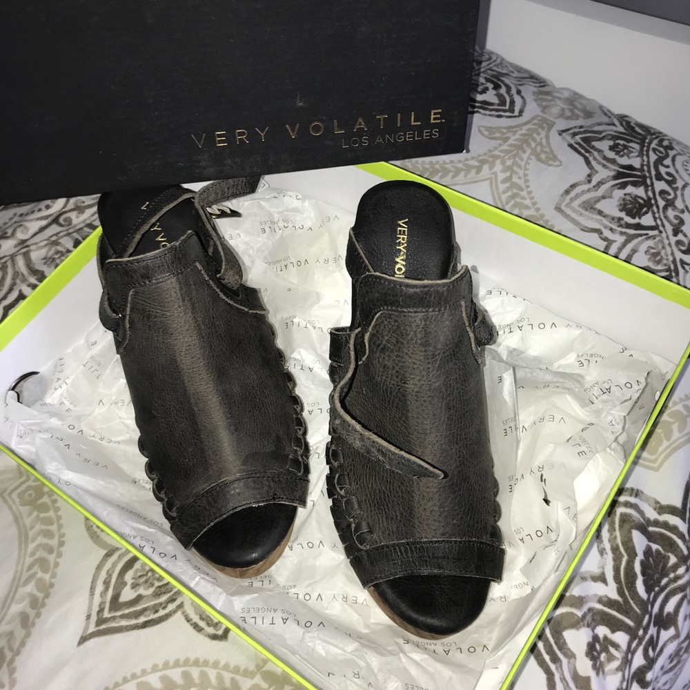 Brown Leather Very Volatile Wood Wedges